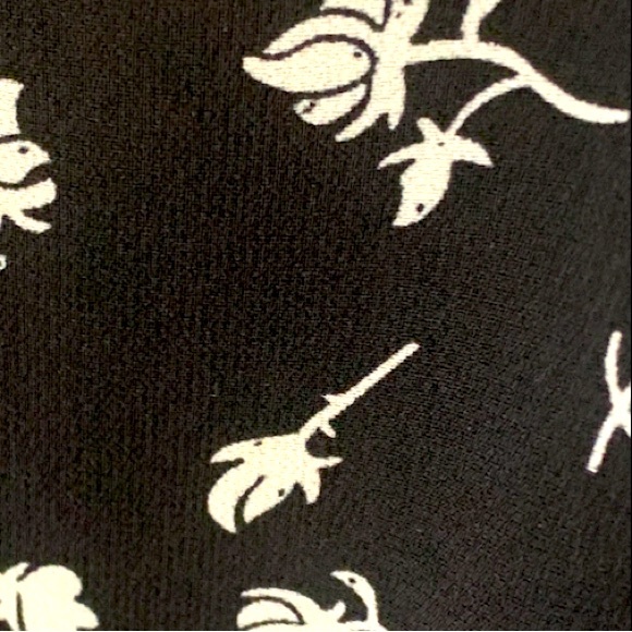 NWOT Women’s WILDFOX Floral Flutter Wrap Maxi Dress in Black/White, Size Small - Picture 6 of 8